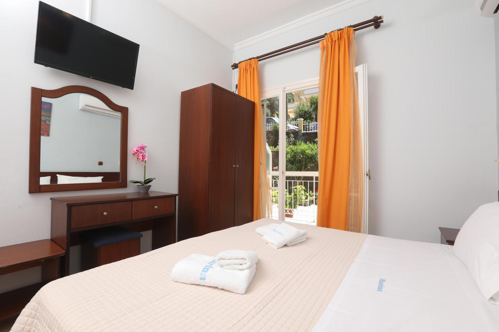 Marina Apartments, Agios Gordios  Luaran gambar